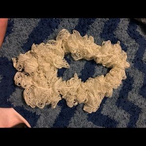 HANDMADE WHITE SCARF